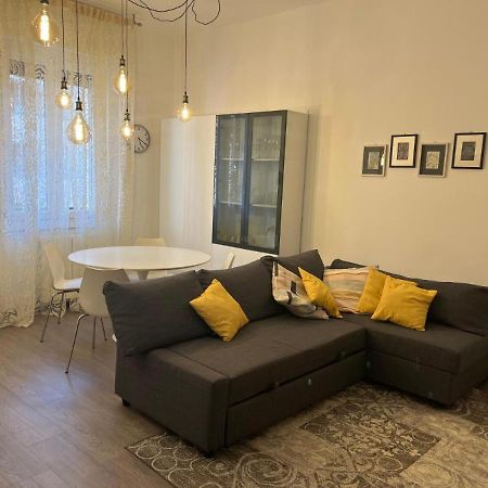 Col Di Lana Apt Милано Екстериор снимка