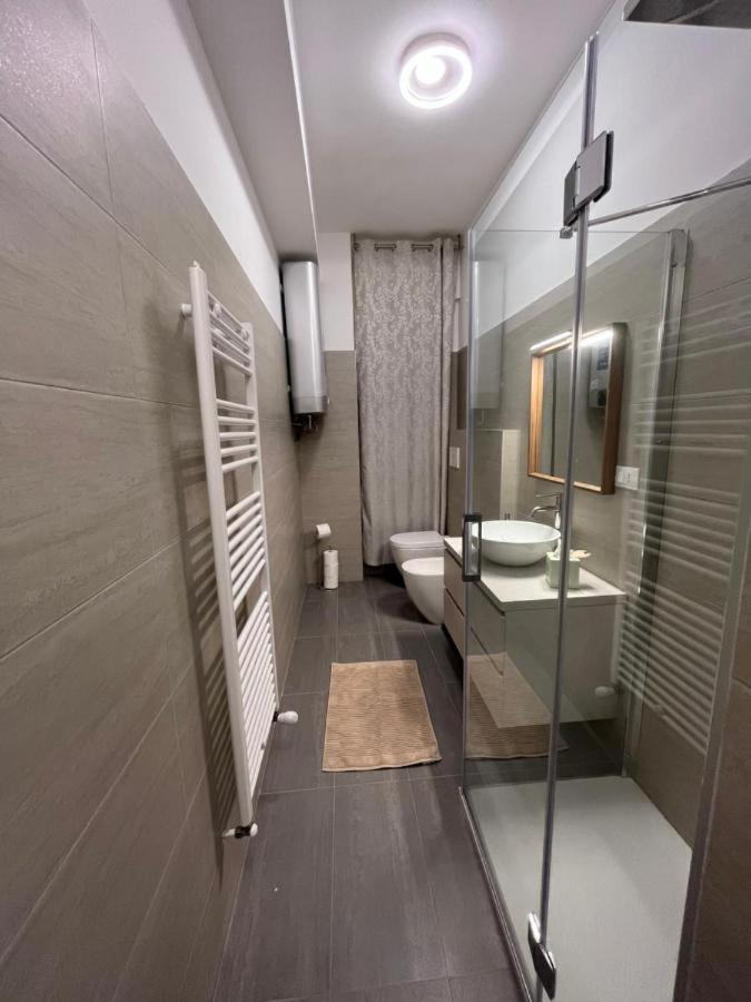 Col Di Lana Apt Милано Екстериор снимка